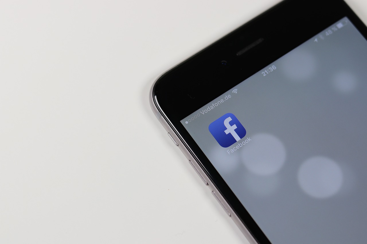 The Right Way To Handle Negative Social Media Comments